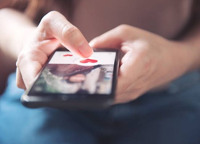 Background of Online Dating